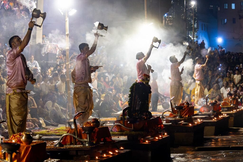 franca gielen photography india varanasi aarti ceremony 5